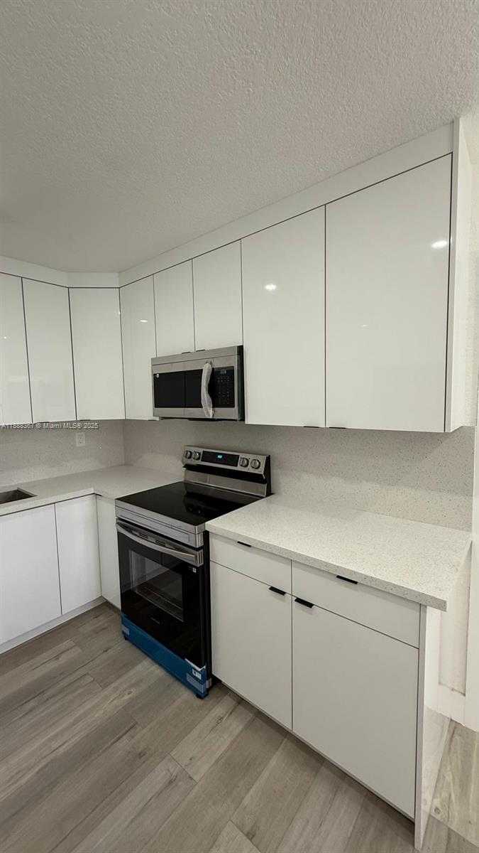 Small Image of 980 NORTH EAST 146TH ST, North Miami Number 16