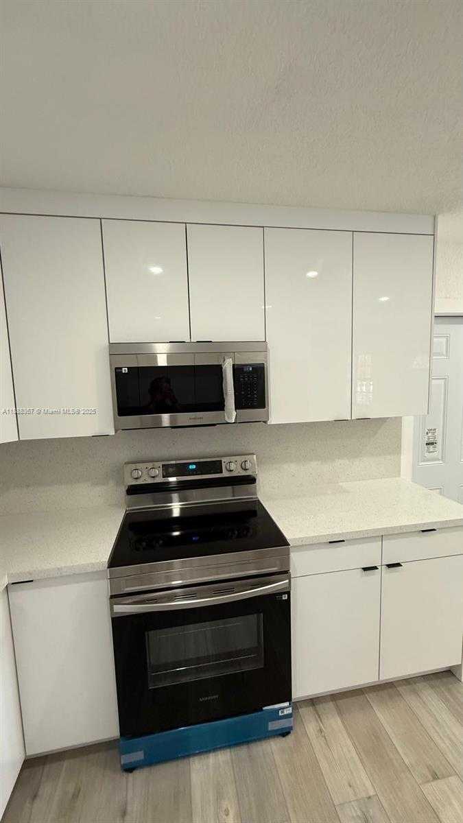Small Image of 980 NORTH EAST 146TH ST, North Miami Number 21