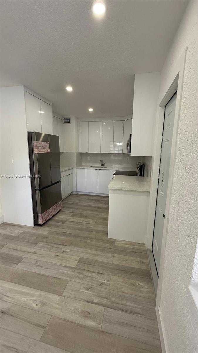 Small Image of 980 NORTH EAST 146TH ST, North Miami Number 22