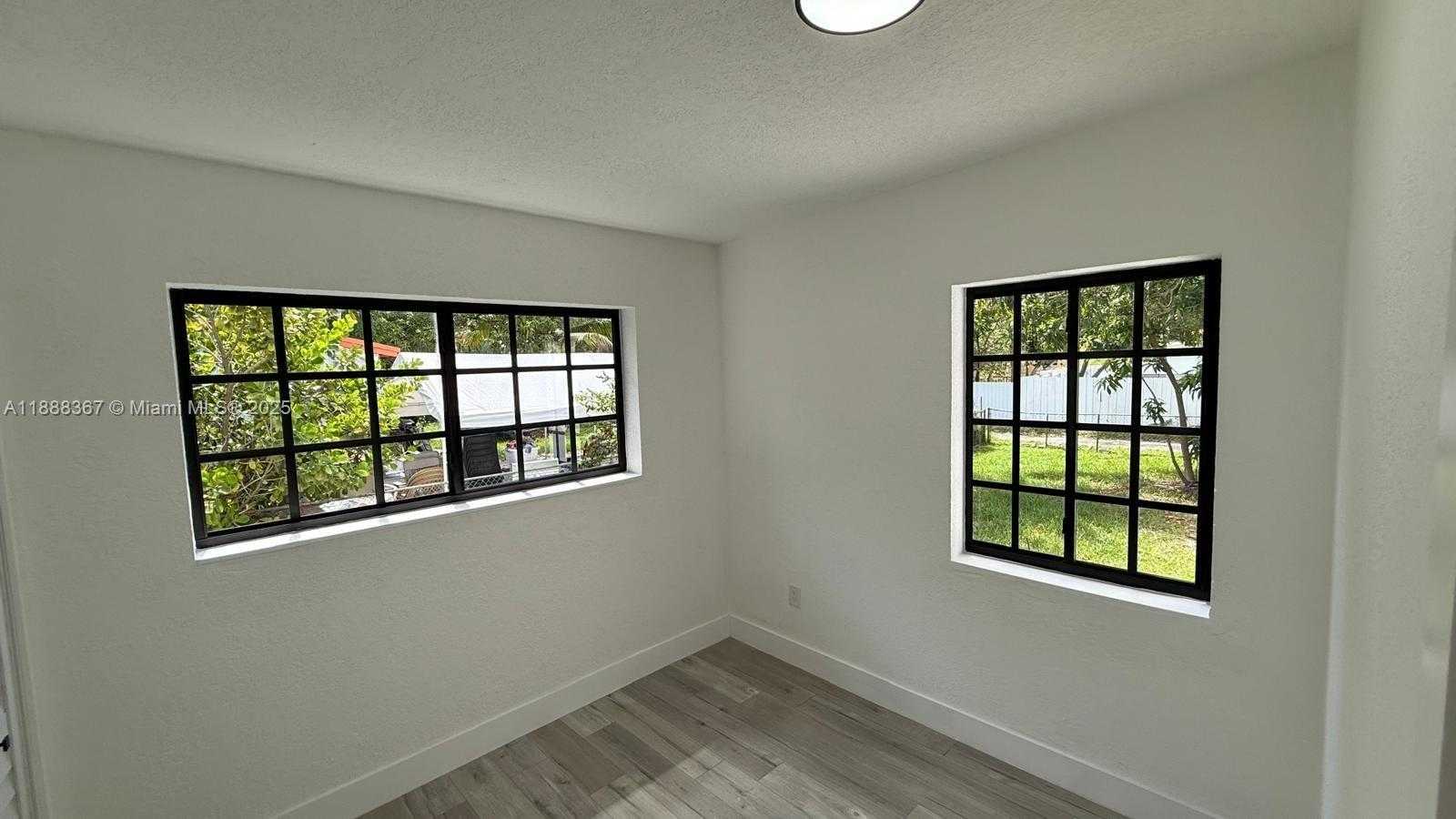 Small Image of 980 NORTH EAST 146TH ST, North Miami Number 31