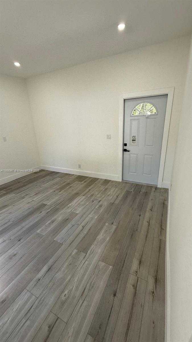 Small Image of 980 NORTH EAST 146TH ST, North Miami Number 32