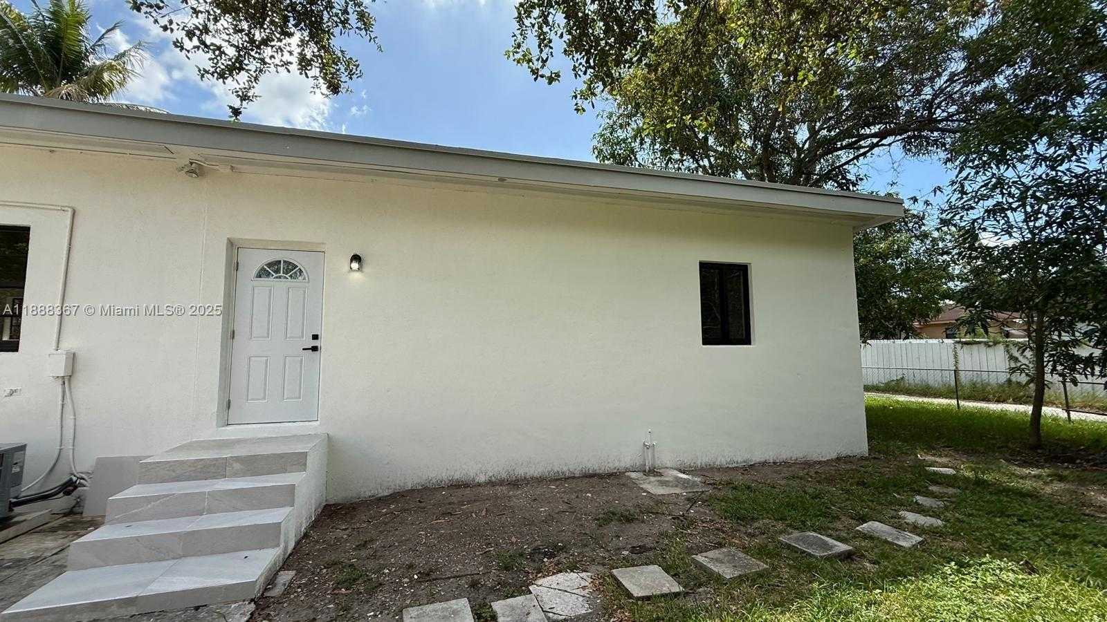 Small Image of 980 NORTH EAST 146TH ST, North Miami Number 42