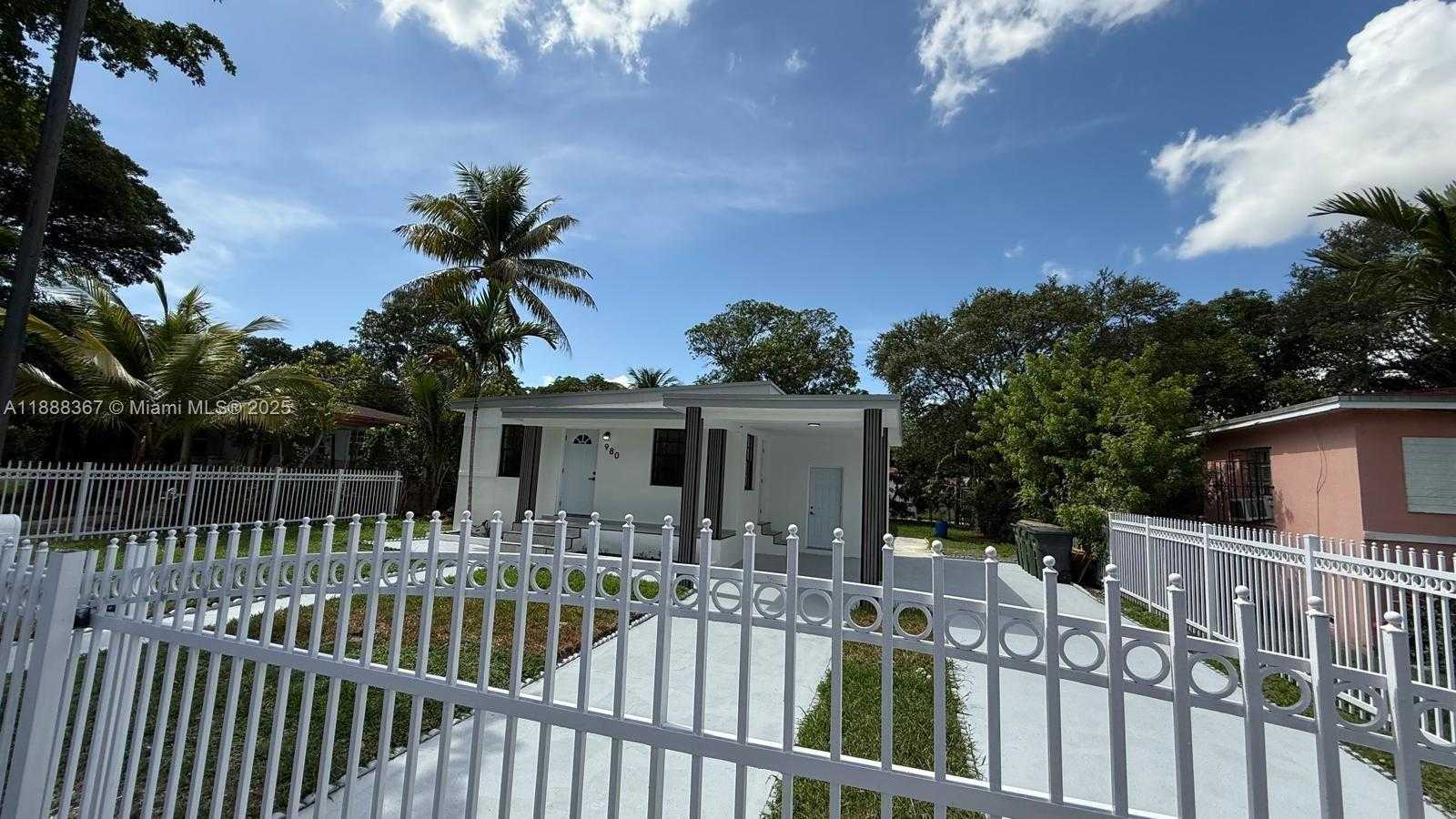 Small Image of 980 NORTH EAST 146TH ST, North Miami Number 7