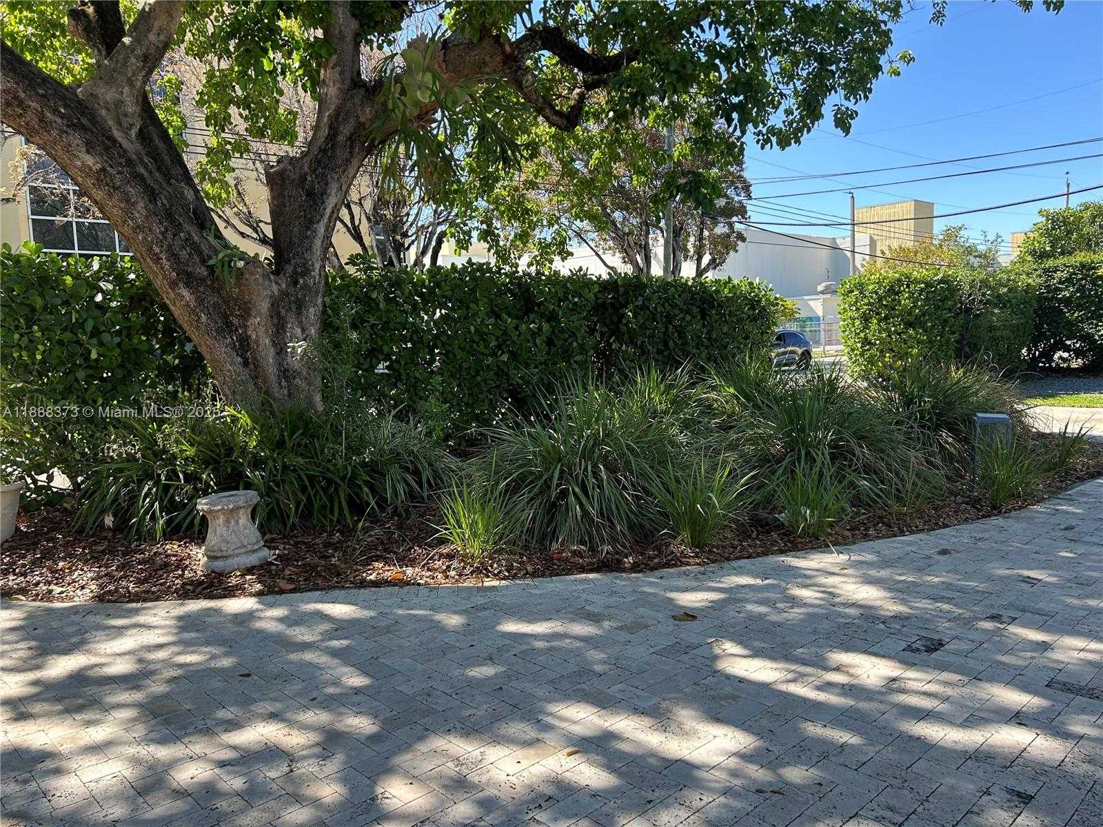 Small Image of Miami Number 6