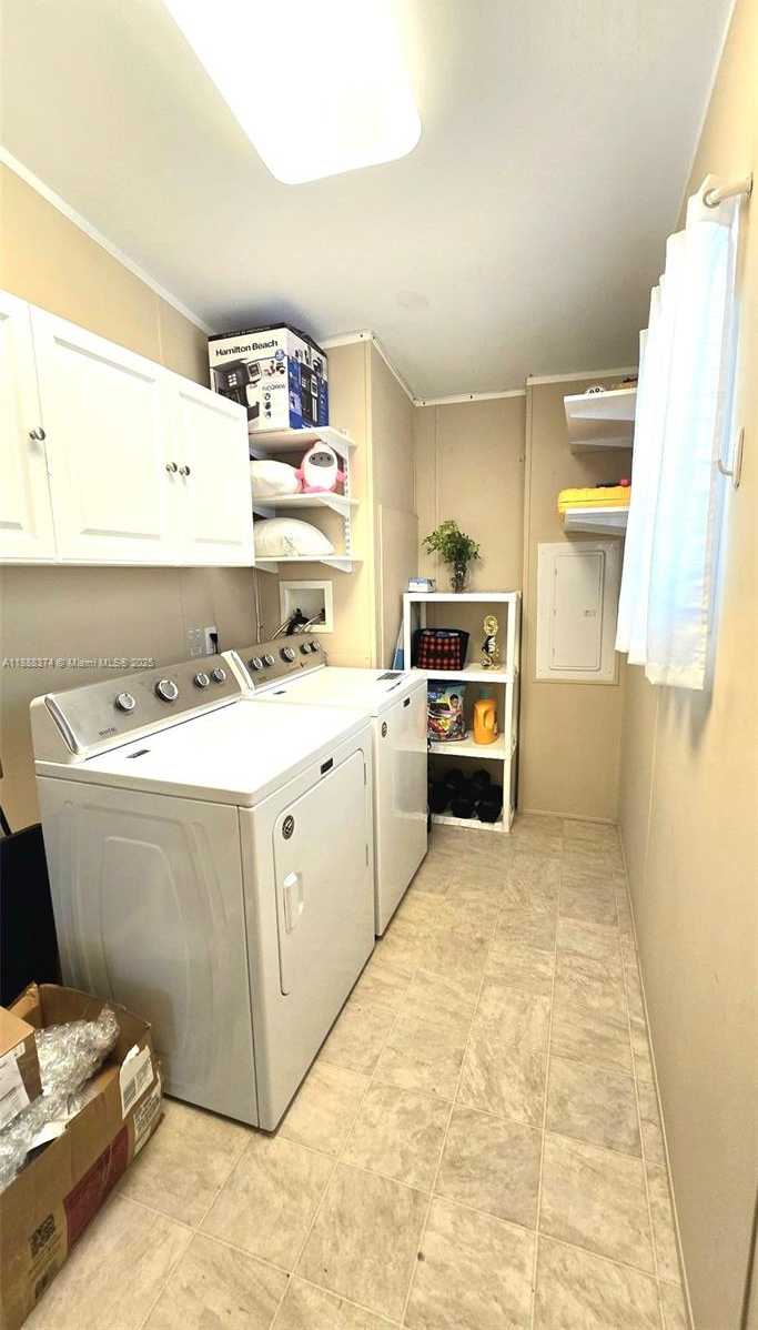 Small Image of 16 HOLLY LN, Davie Number 12