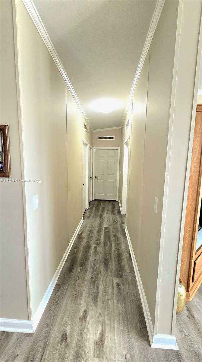 Small Image of 16 HOLLY LN, Davie Number 14