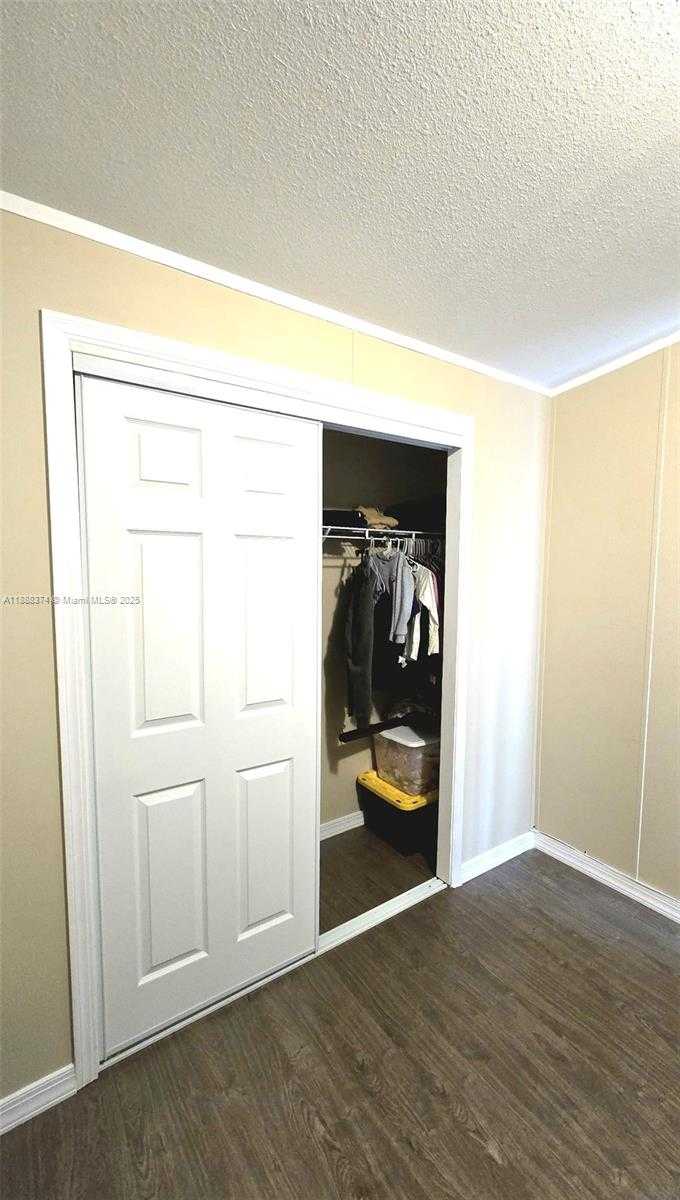 Small Image of 16 HOLLY LN, Davie Number 24