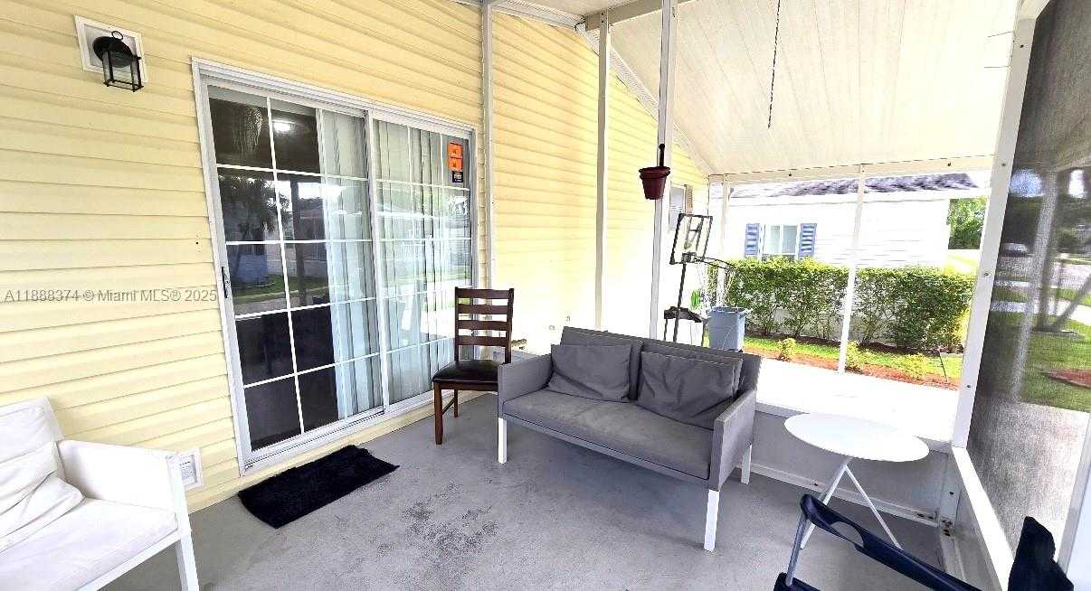 Small Image of 16 HOLLY LN, Davie Number 5