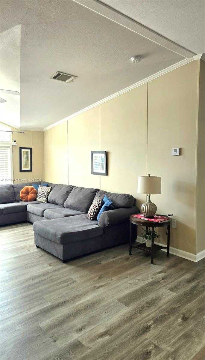 Small Image of 16 HOLLY LN, Davie Number 8