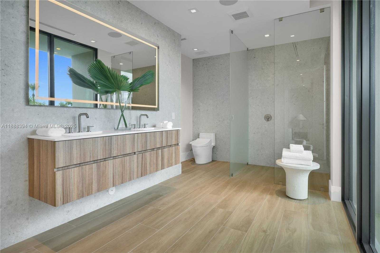 Small Image of 100 HAMPTON LN, Key Biscayne Number 22
