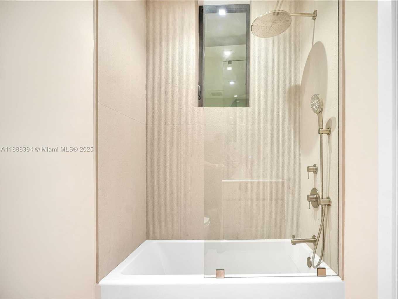 Small Image of 100 HAMPTON LN, Key Biscayne Number 25