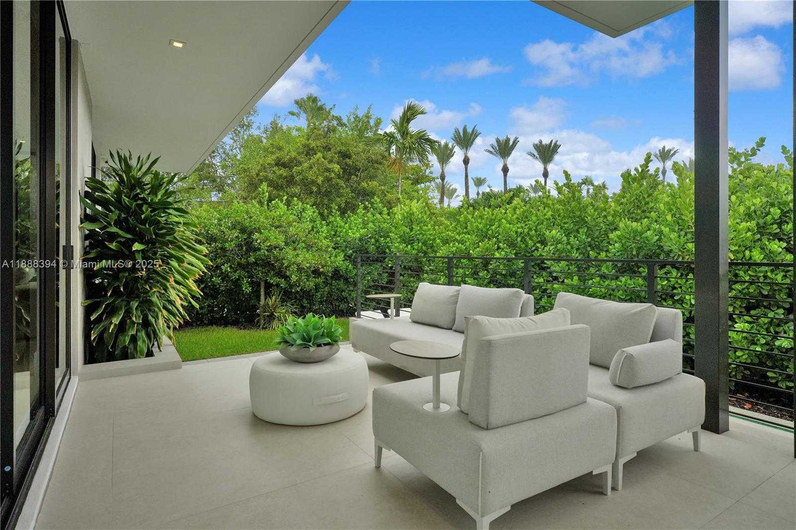 Small Image of 100 HAMPTON LN, Key Biscayne Number 27
