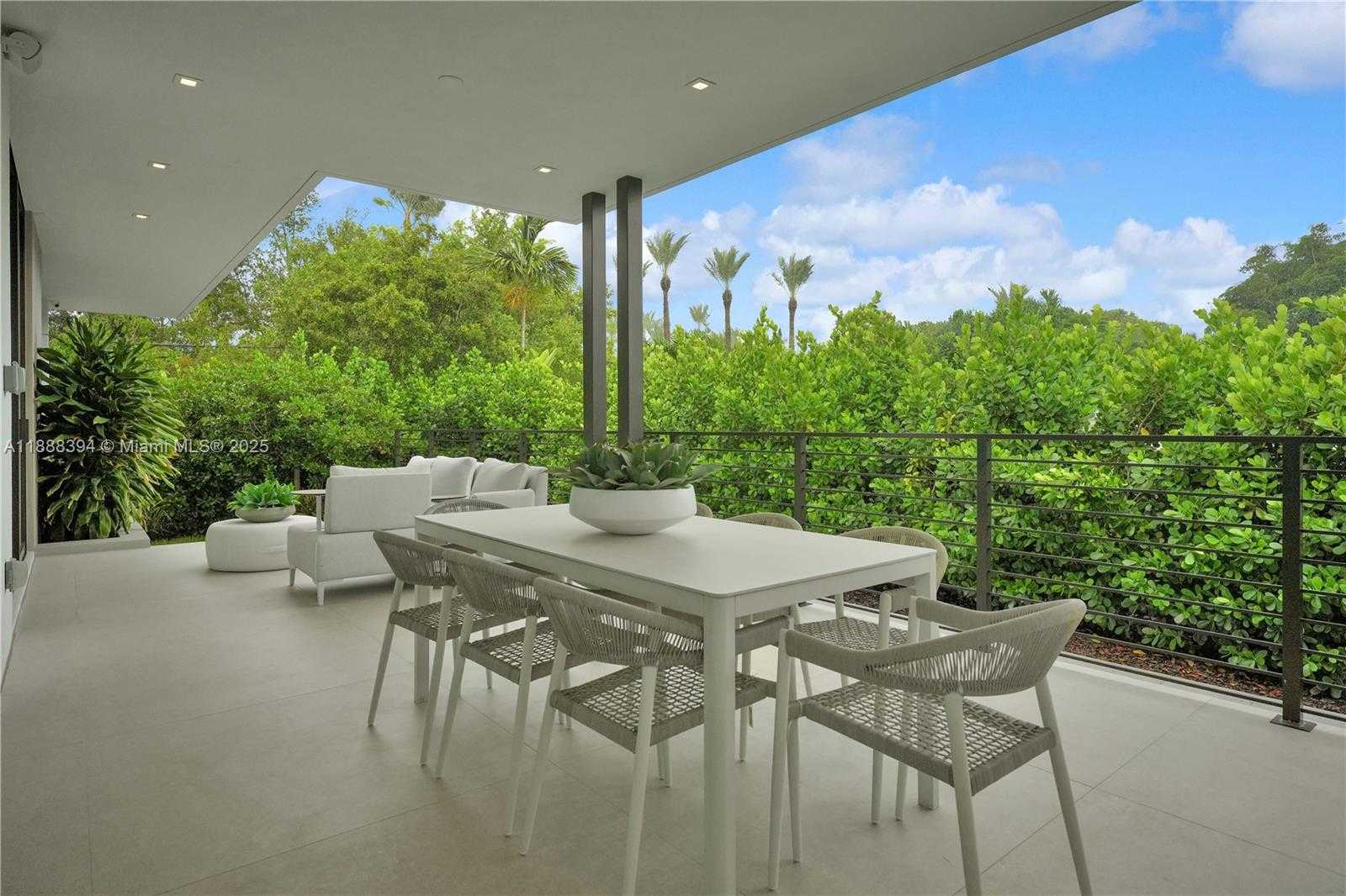 Small Image of 100 HAMPTON LN, Key Biscayne Number 28