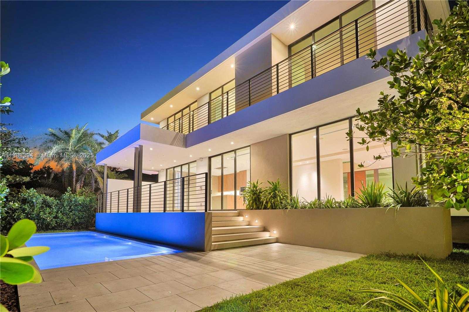 Small Image of 100 HAMPTON LN, Key Biscayne Number 32