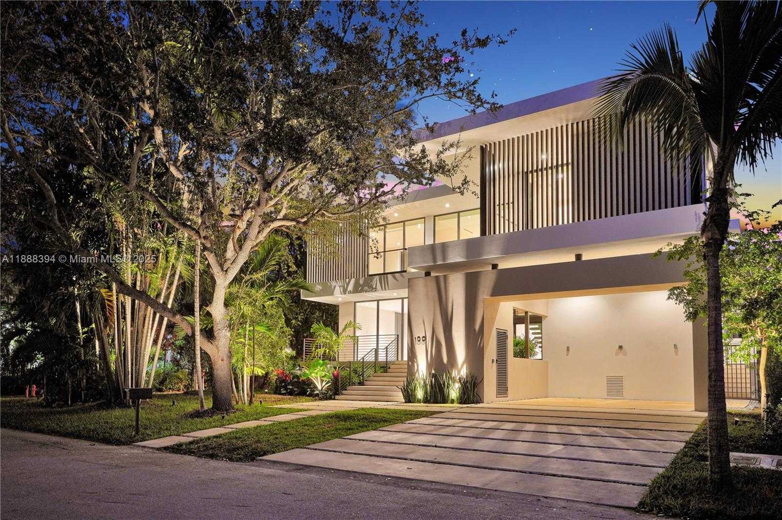 Small Image of 100 HAMPTON LN, Key Biscayne Number 34