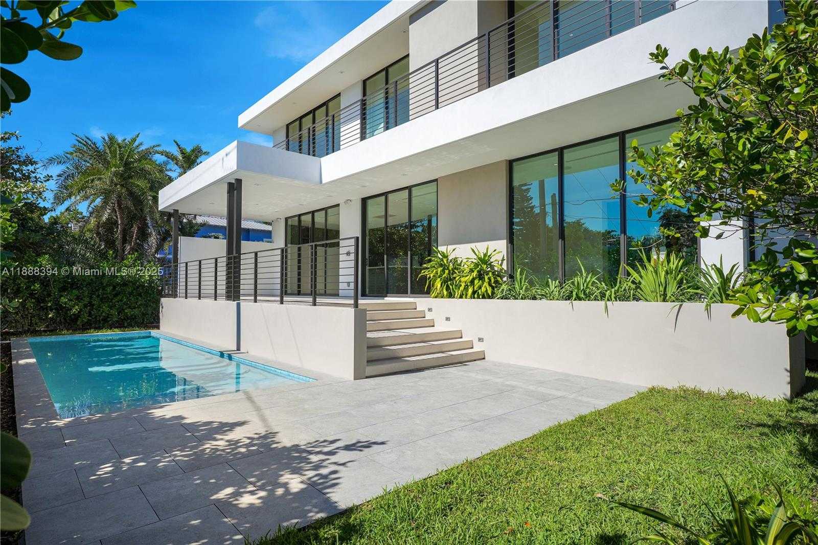 Small Image of 100 HAMPTON LN, Key Biscayne Number 5