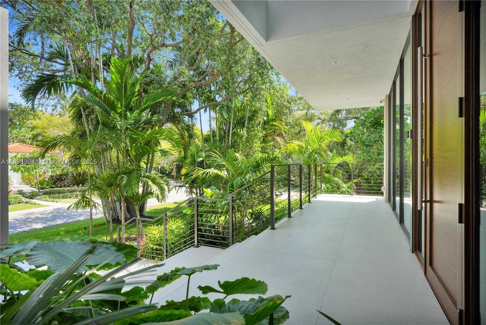 Small Image of 100 HAMPTON LN, Key Biscayne Number 6