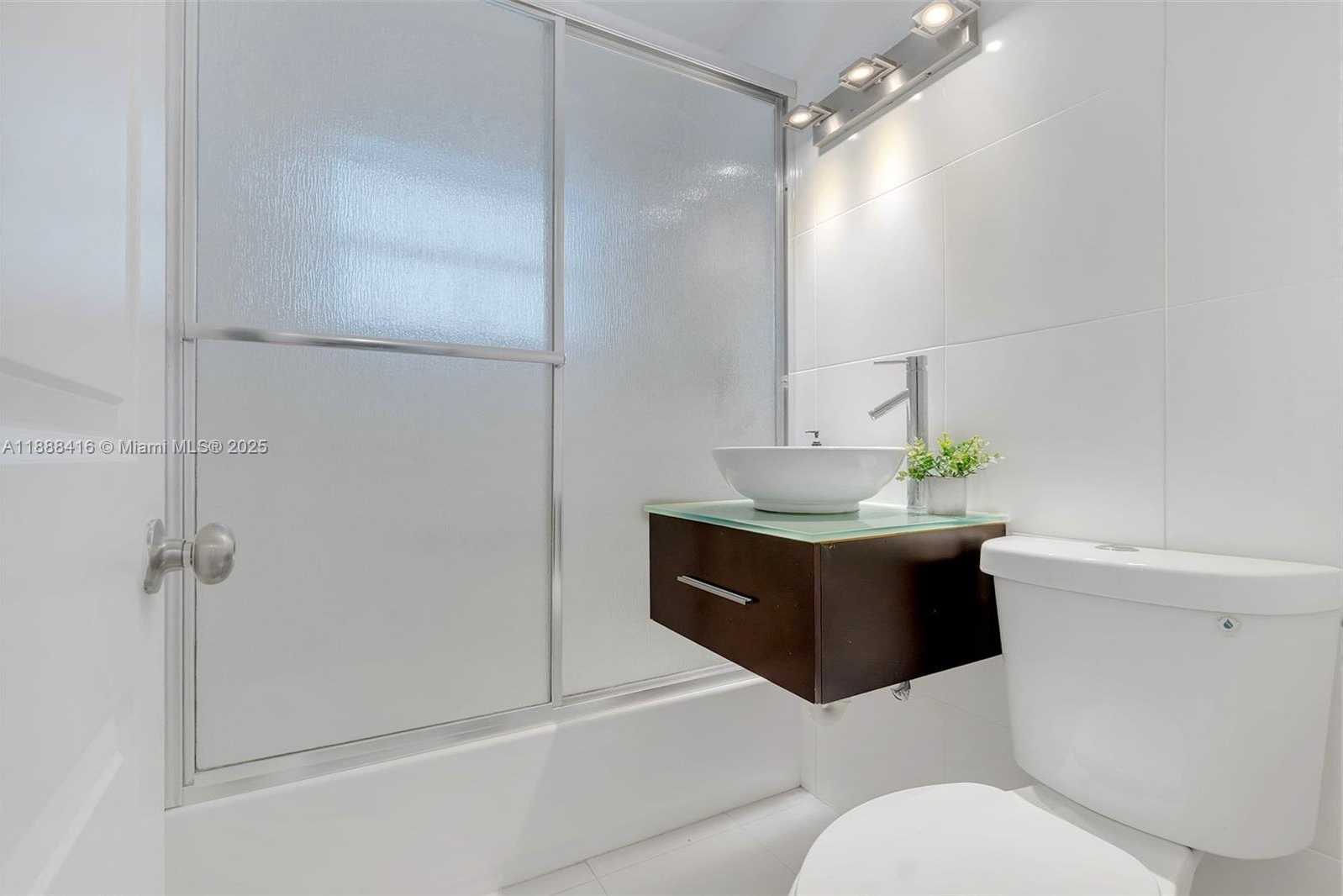 Small Image of 139 SOUTH WEST 21ST WAY, Fort Lauderdale Number 15