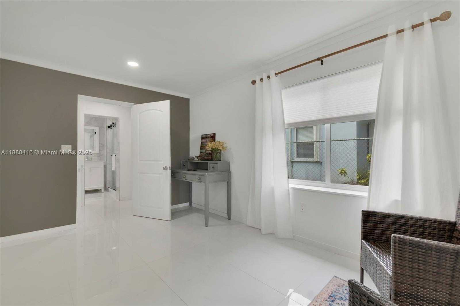 Small Image of 139 SOUTH WEST 21ST WAY, Fort Lauderdale Number 17