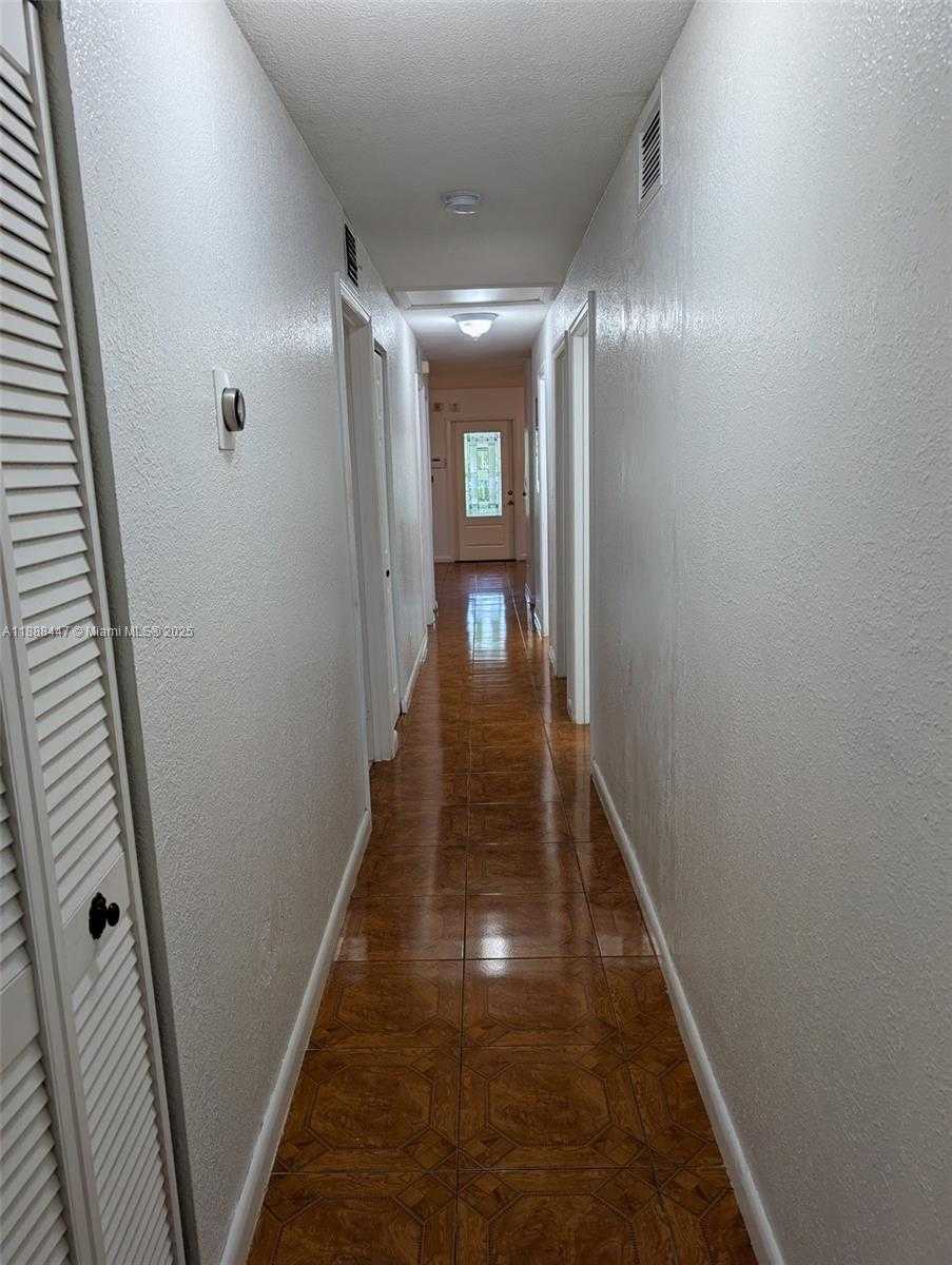 Small Image of 621 SOUTH 24TH AVE, Hollywood Number 10