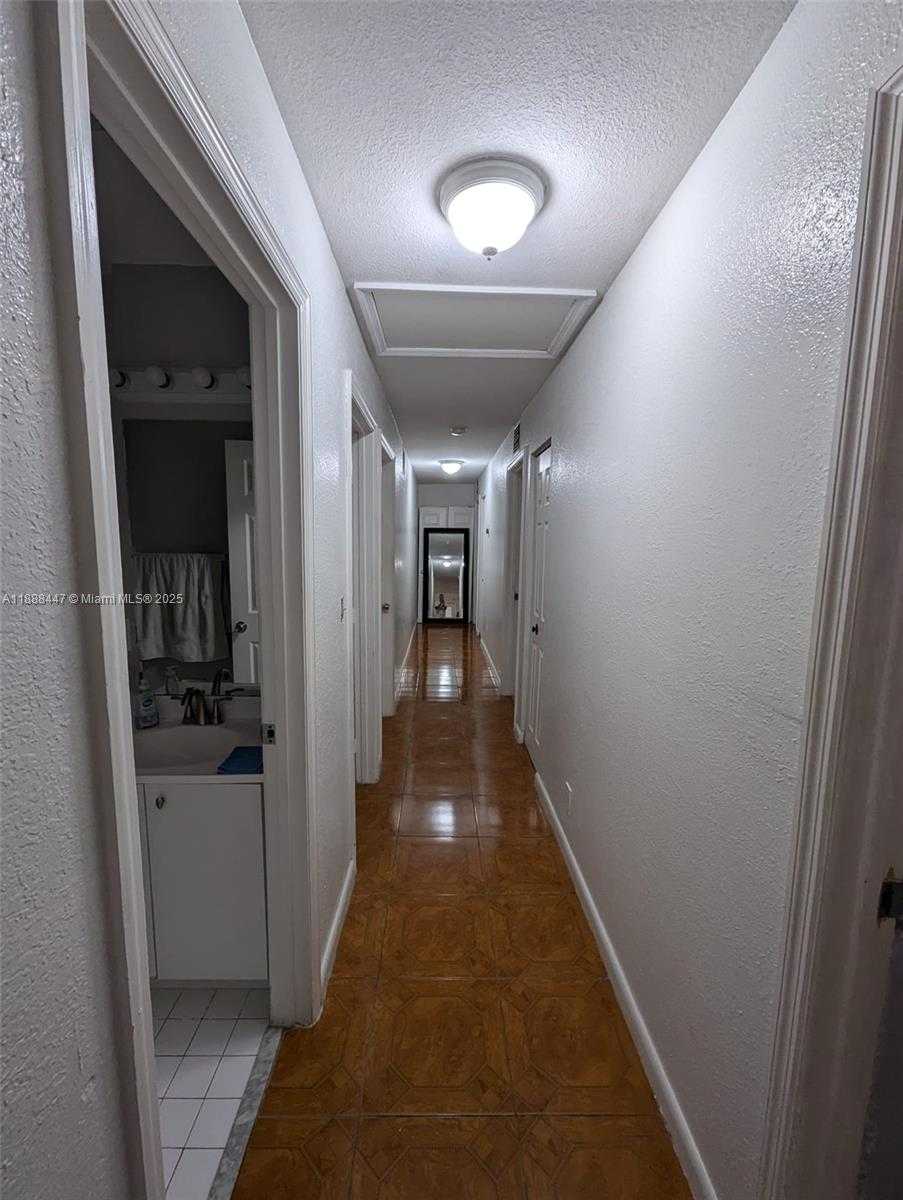Small Image of 621 SOUTH 24TH AVE, Hollywood Number 11
