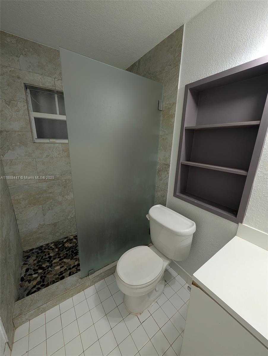 Small Image of 621 SOUTH 24TH AVE, Hollywood Number 17
