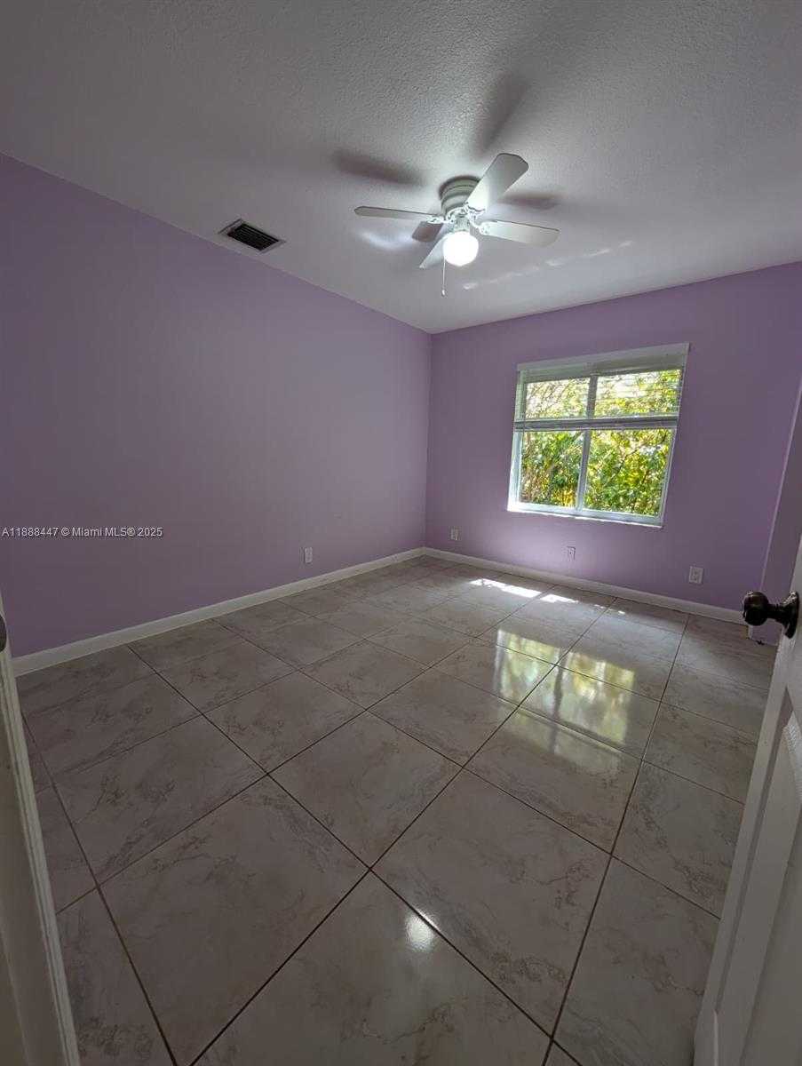 Small Image of 621 SOUTH 24TH AVE, Hollywood Number 20