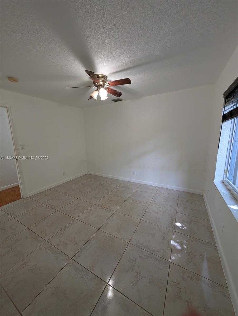 Small Image of 621 SOUTH 24TH AVE, Hollywood Number 25
