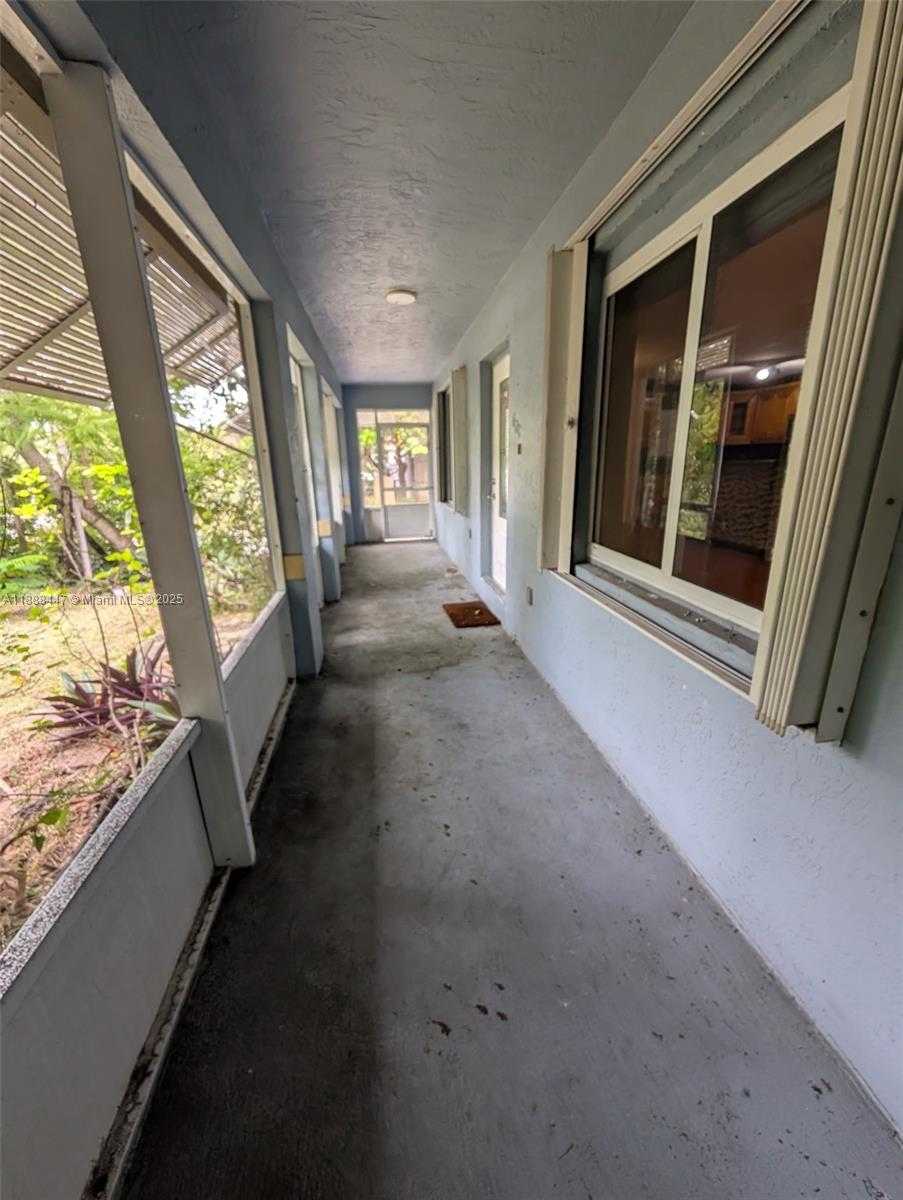 Small Image of 621 SOUTH 24TH AVE, Hollywood Number 31
