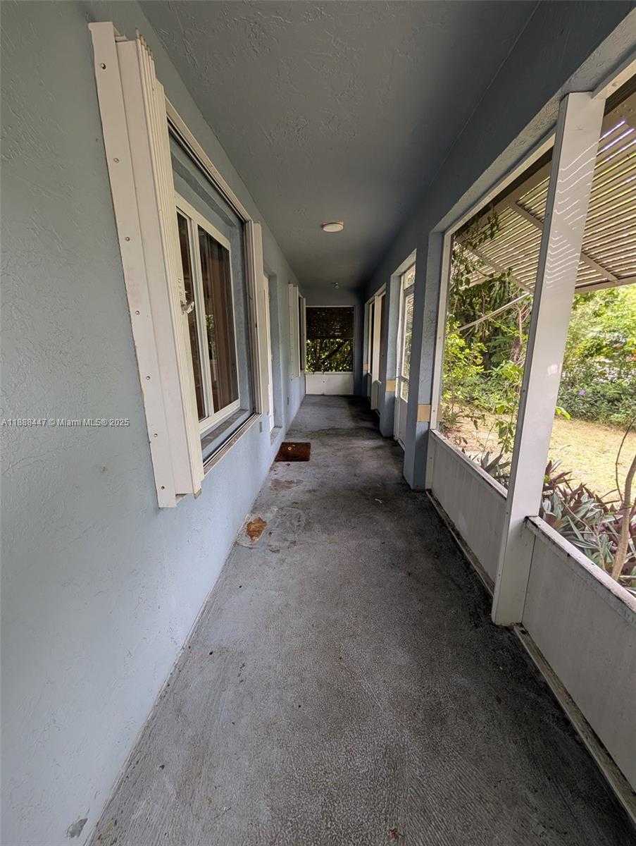 Small Image of 621 SOUTH 24TH AVE, Hollywood Number 32