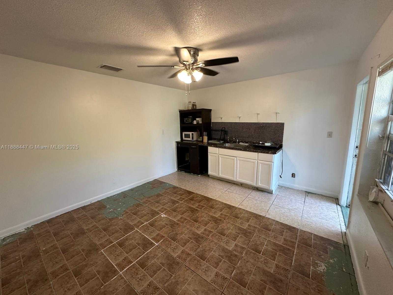 Small Image of 621 SOUTH 24TH AVE, Hollywood Number 35