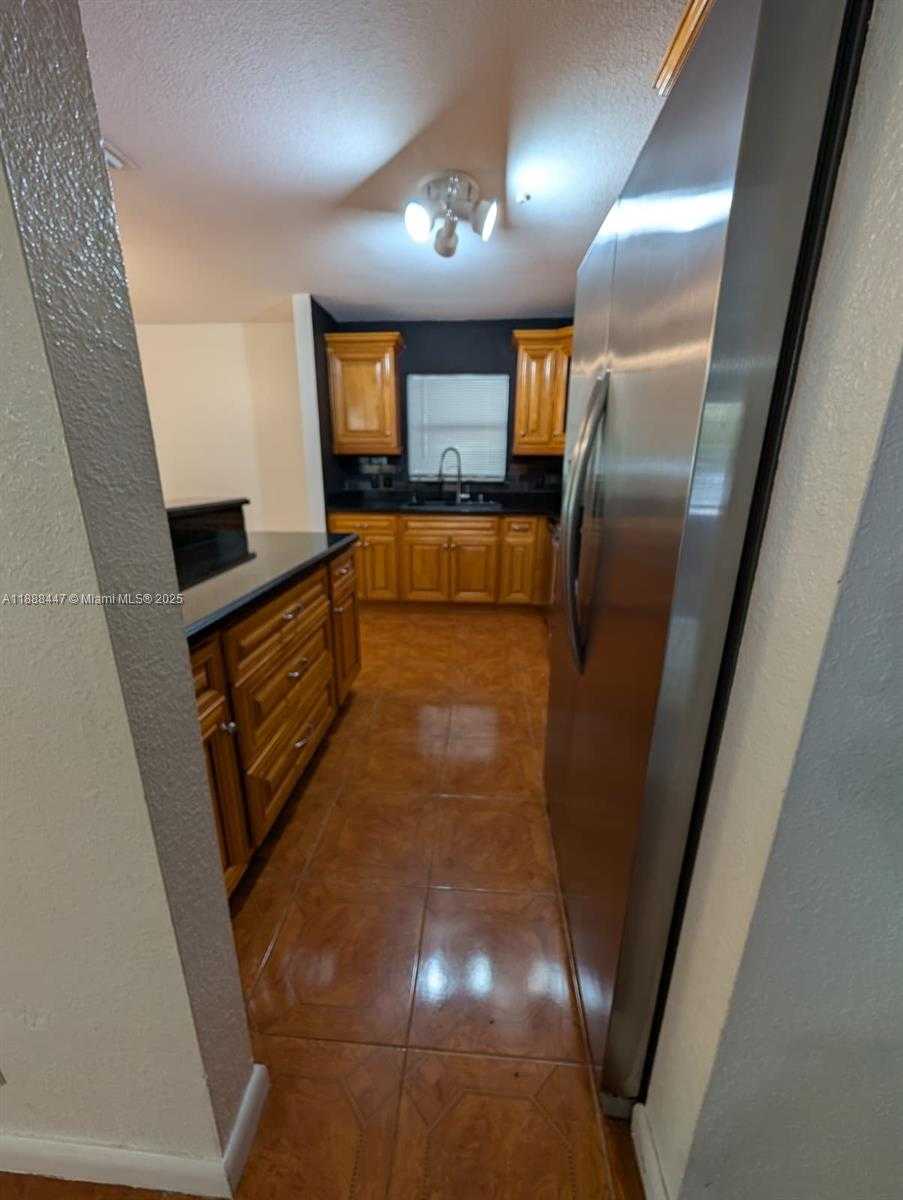 Small Image of 621 SOUTH 24TH AVE, Hollywood Number 7