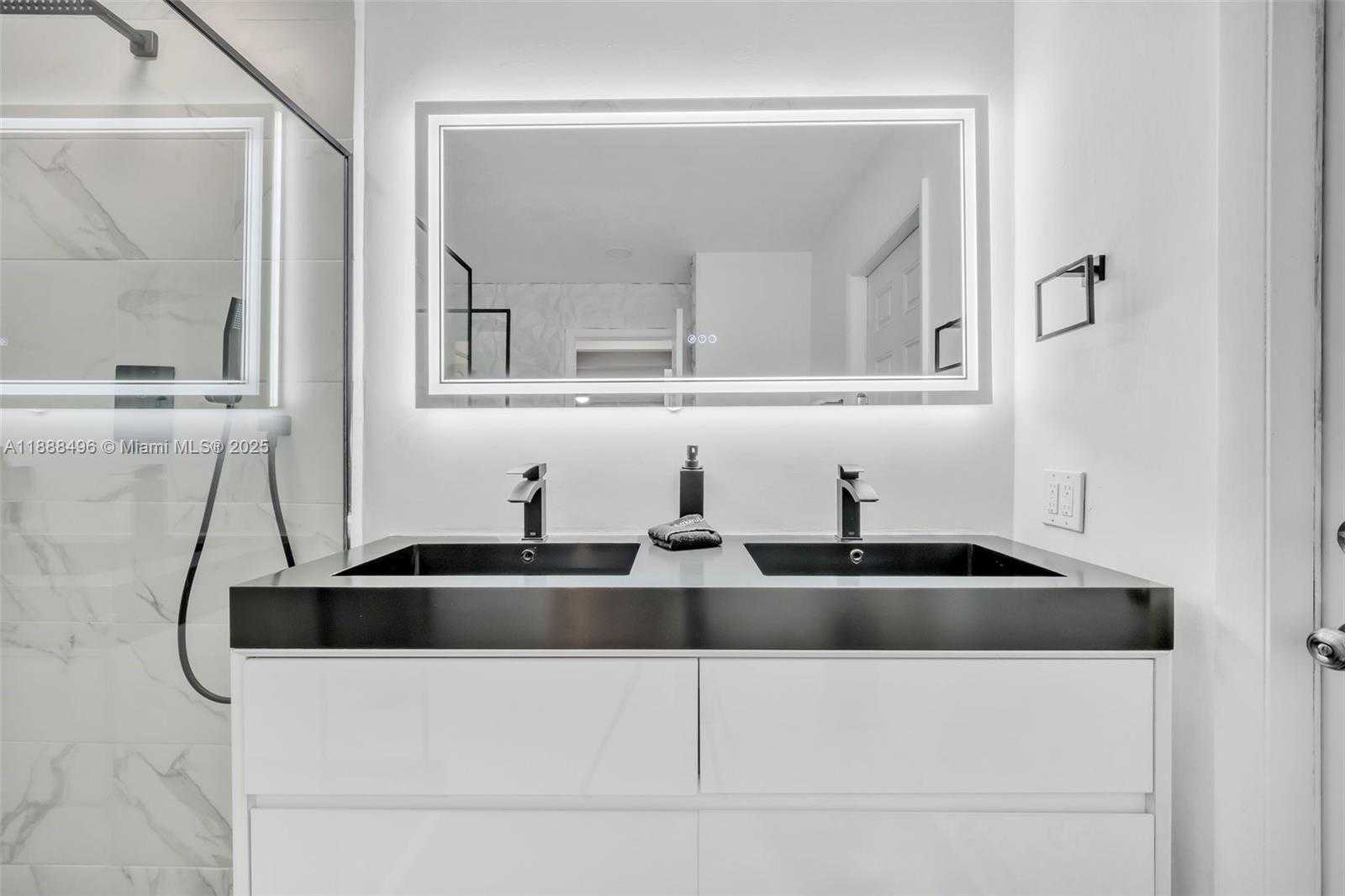 Small Image of 5830 NORTH EAST 14TH RD, Fort Lauderdale Number 24