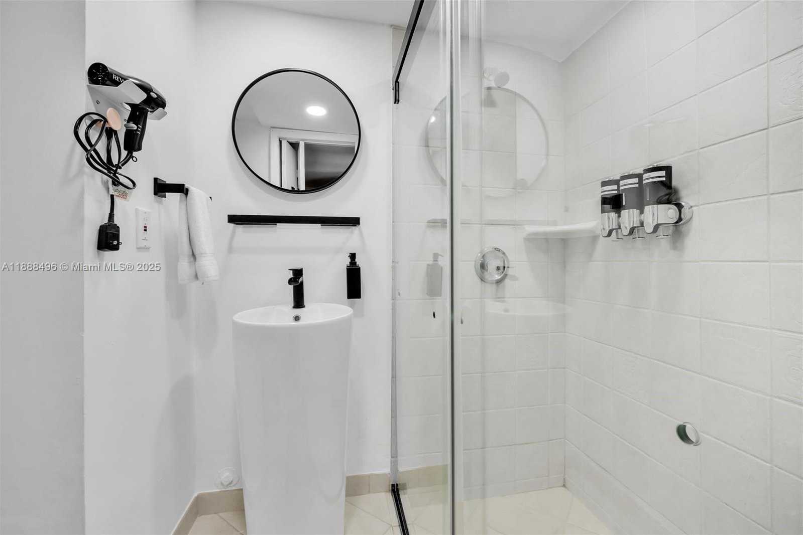 Small Image of 5830 NORTH EAST 14TH RD, Fort Lauderdale Number 32