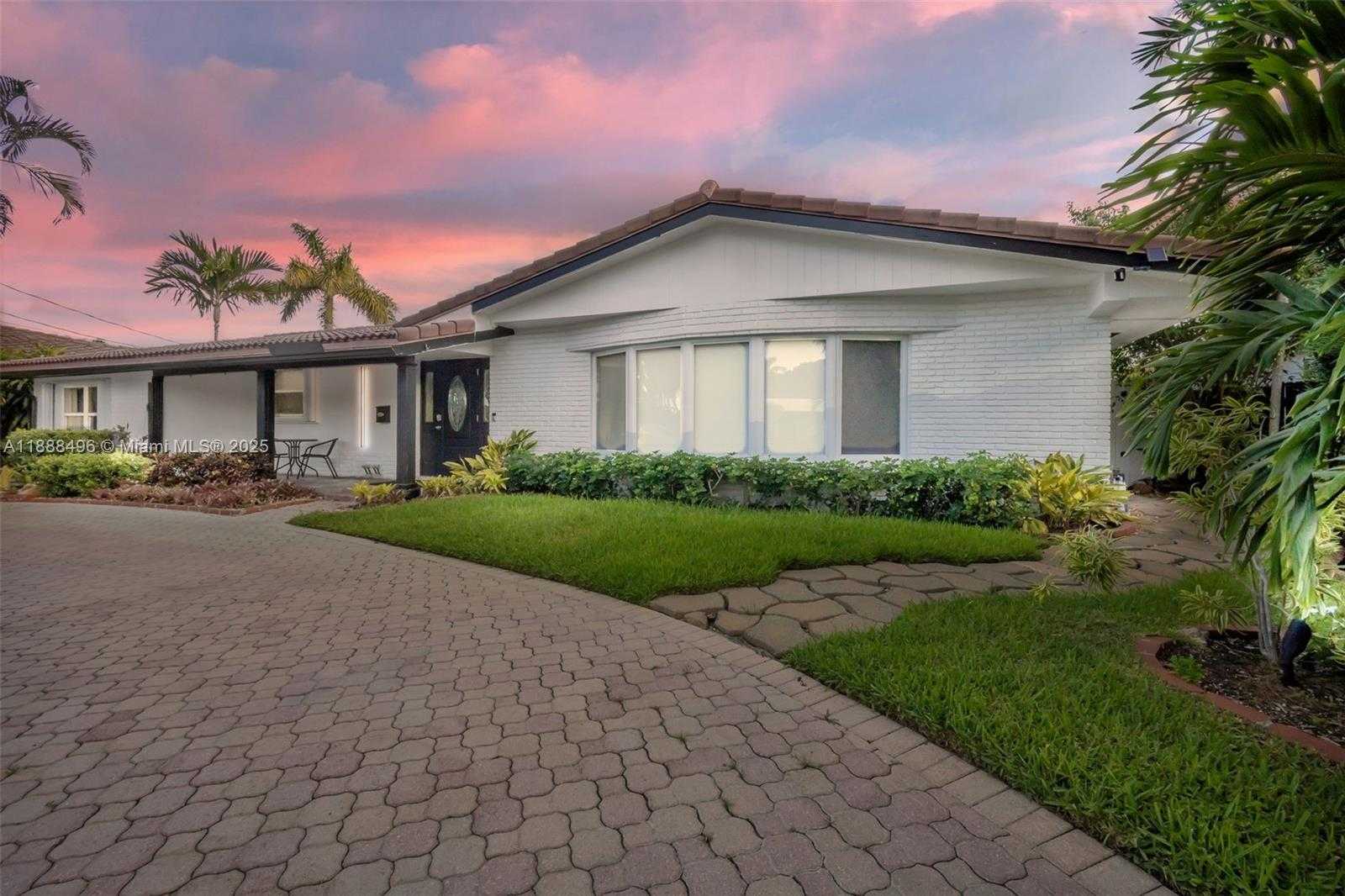 Small Image of 5830 NORTH EAST 14TH RD, Fort Lauderdale Number 4