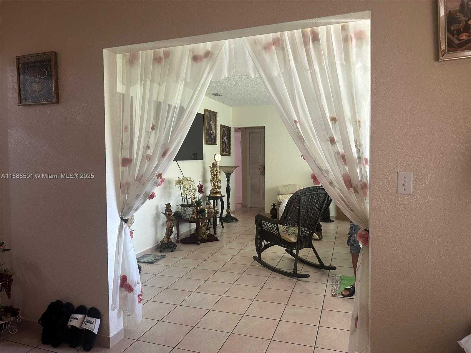 Small Image of 265 WEST 55TH ST, Hialeah Number 24