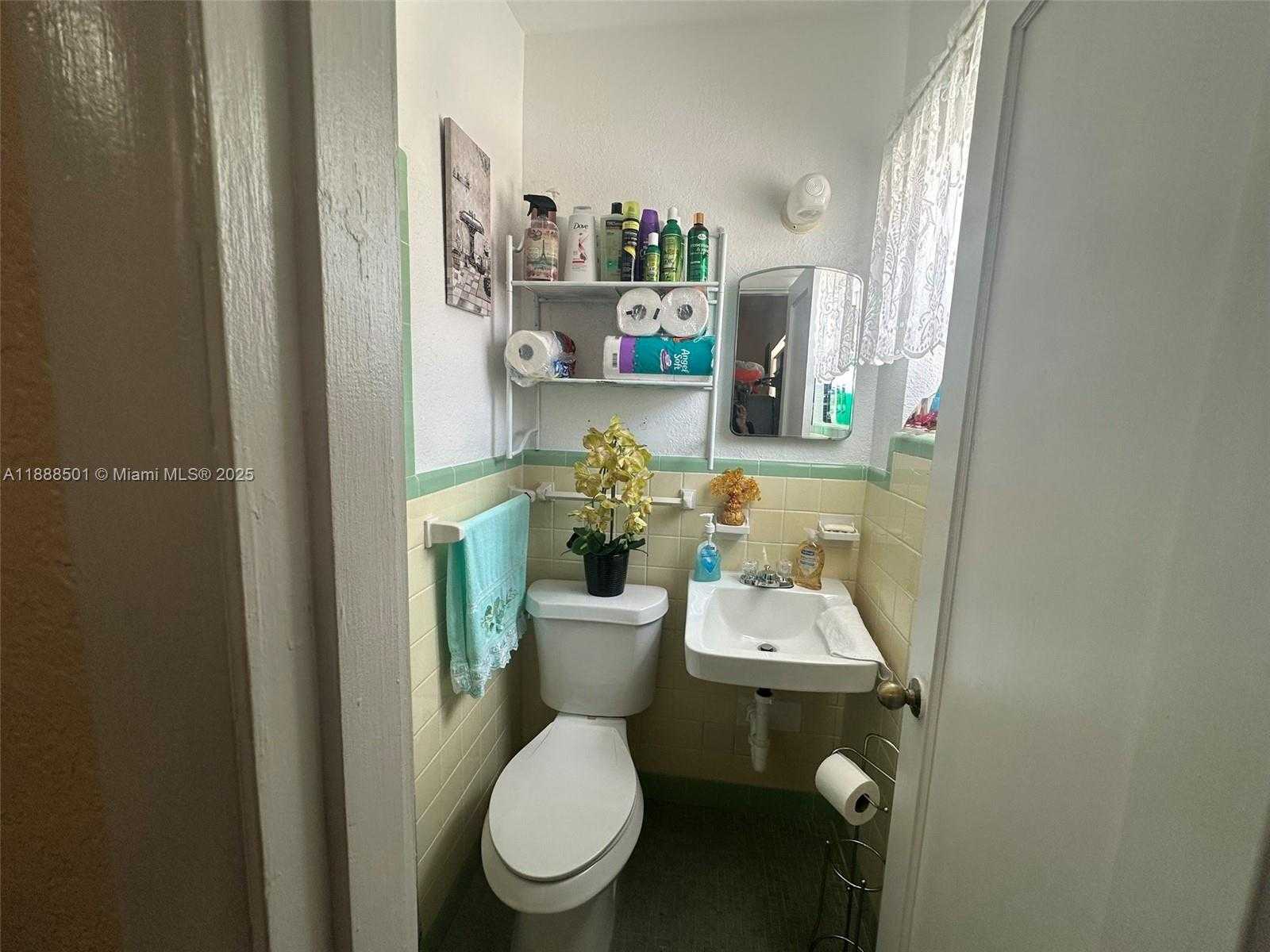 Small Image of 265 WEST 55TH ST, Hialeah Number 35