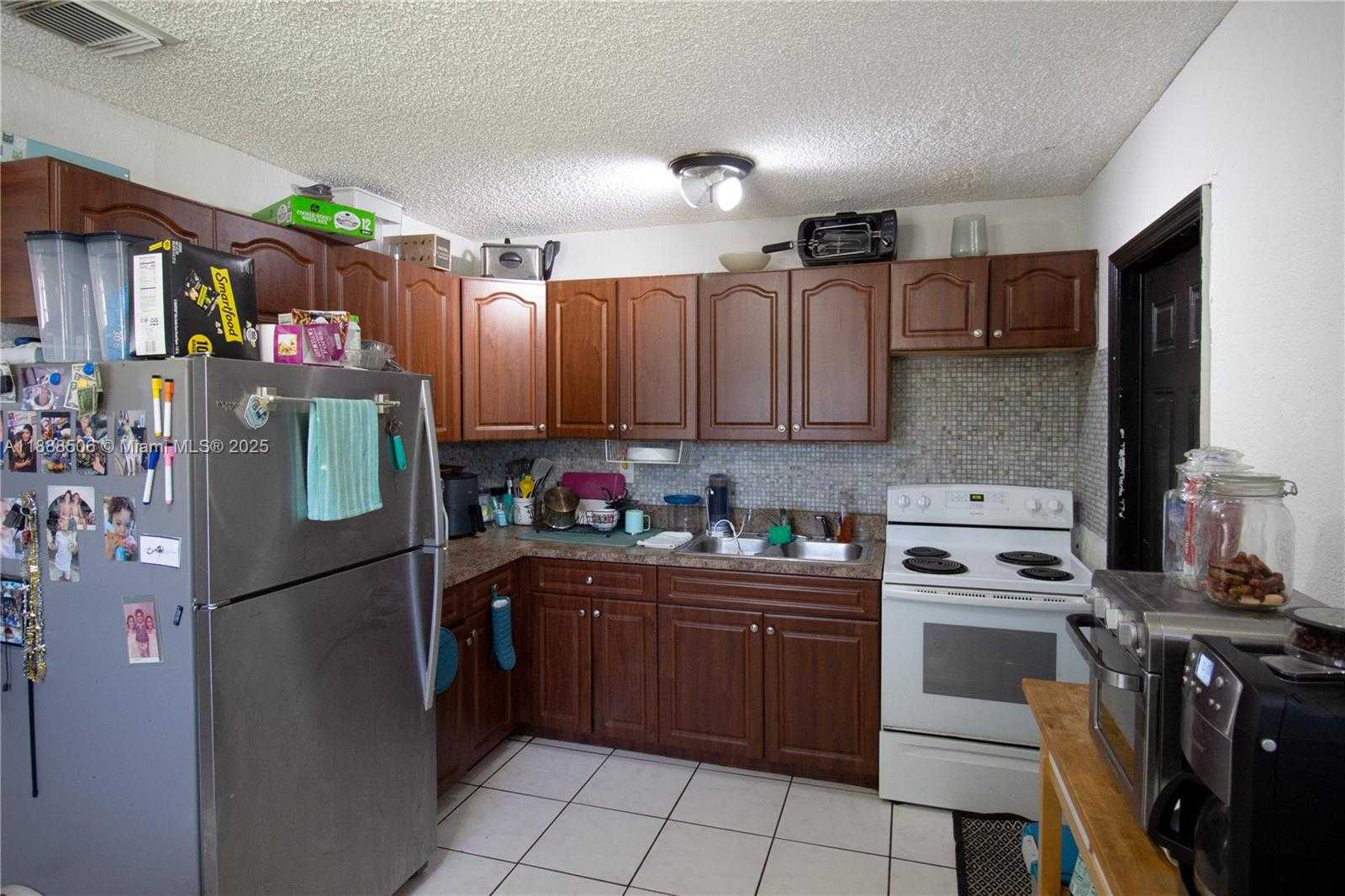 Small Image of 3001 NORTH WEST 6TH CT, Fort Lauderdale Number 4