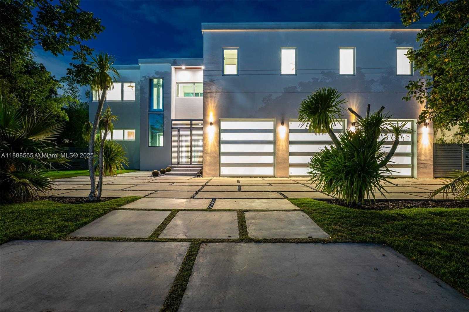 Small Image of 9101 SOUTH WEST 69TH CT, Pinecrest Number 2