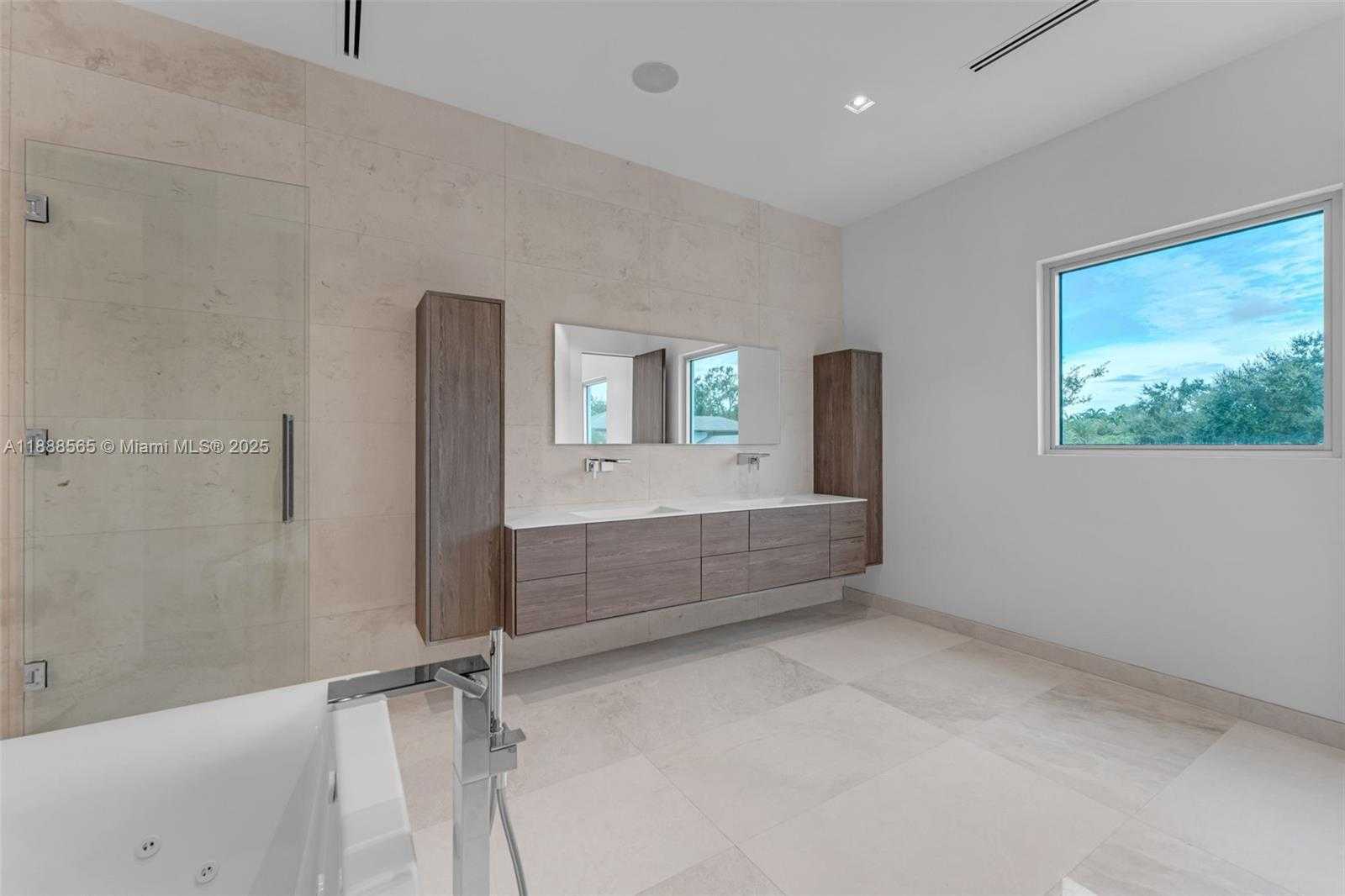 Small Image of 9101 SOUTH WEST 69TH CT, Pinecrest Number 34