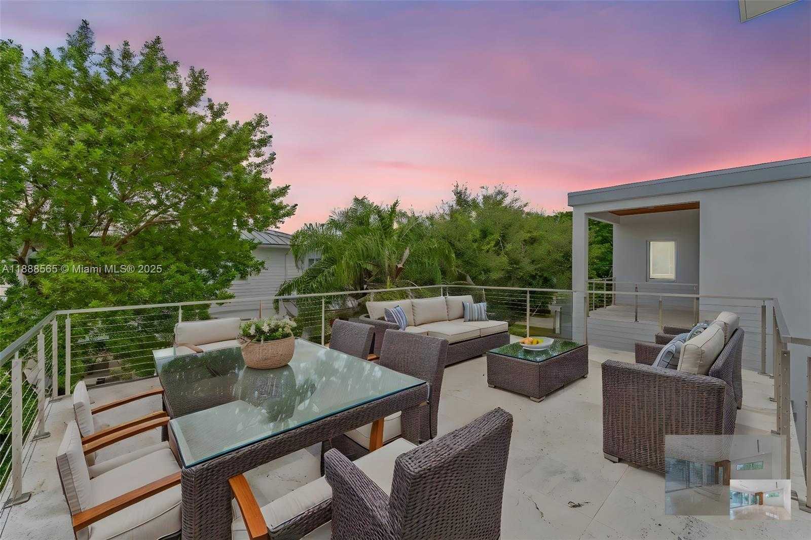 Small Image of 9101 SOUTH WEST 69TH CT, Pinecrest Number 41