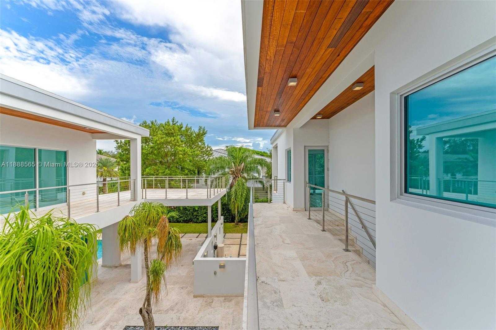 Small Image of 9101 SOUTH WEST 69TH CT, Pinecrest Number 56