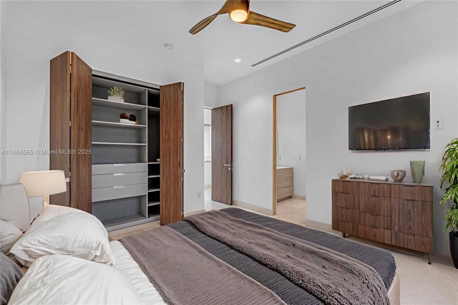 Small Image of 9101 SOUTH WEST 69TH CT, Pinecrest Number 66