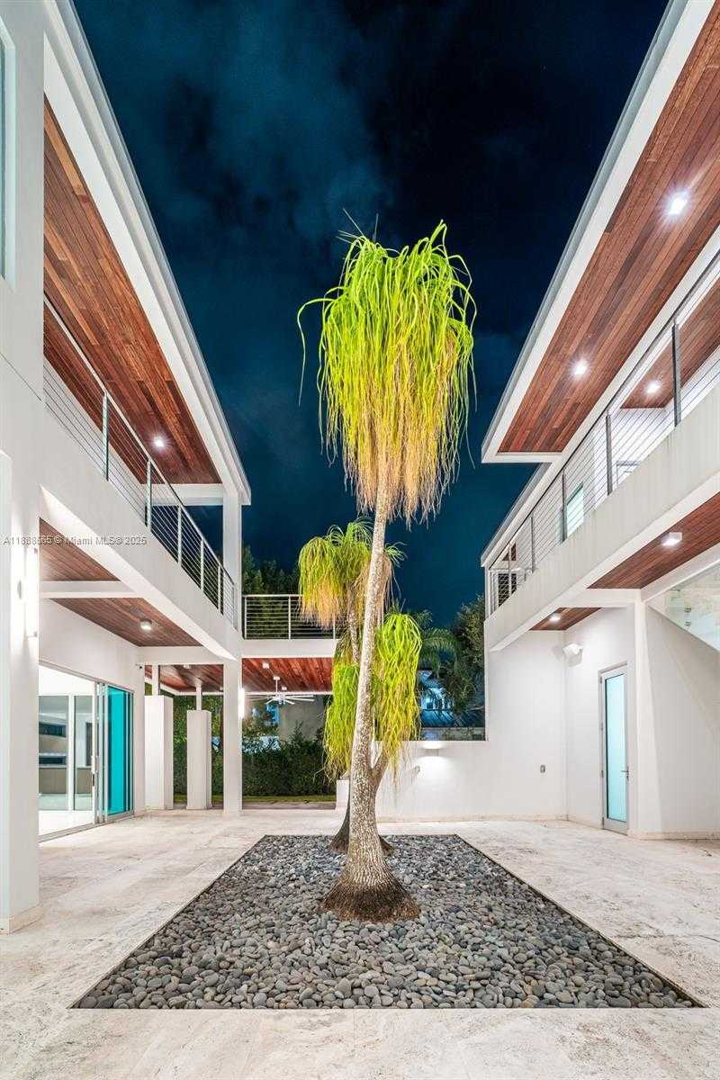 Small Image of 9101 SOUTH WEST 69TH CT, Pinecrest Number 69