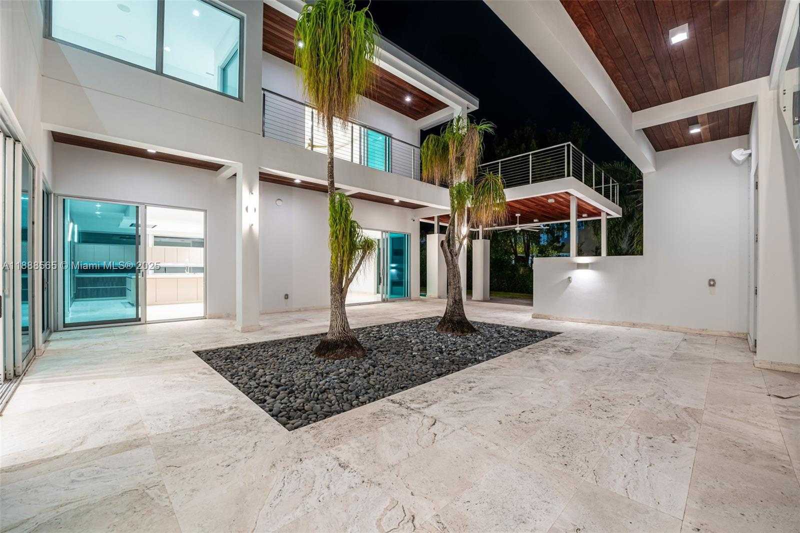 Small Image of 9101 SOUTH WEST 69TH CT, Pinecrest Number 7