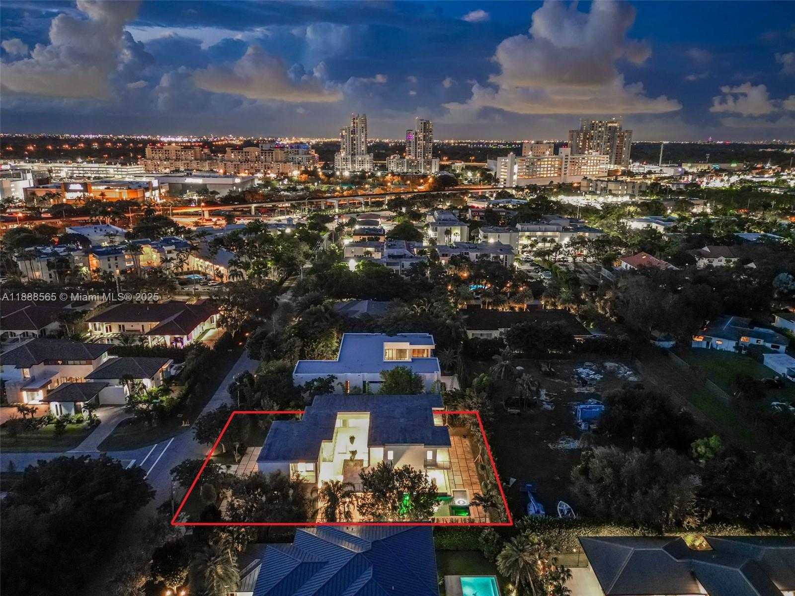 Small Image of 9101 SOUTH WEST 69TH CT, Pinecrest Number 73