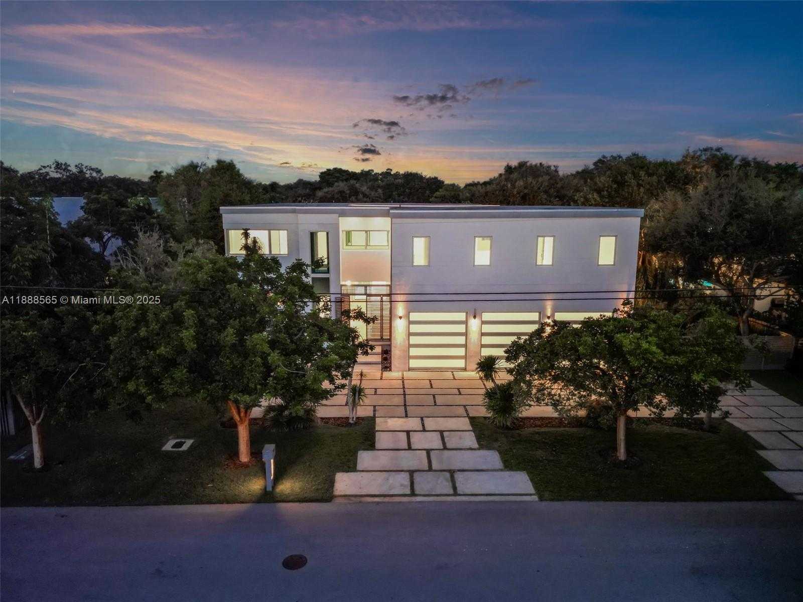 Small Image of 9101 SOUTH WEST 69TH CT, Pinecrest Number 74