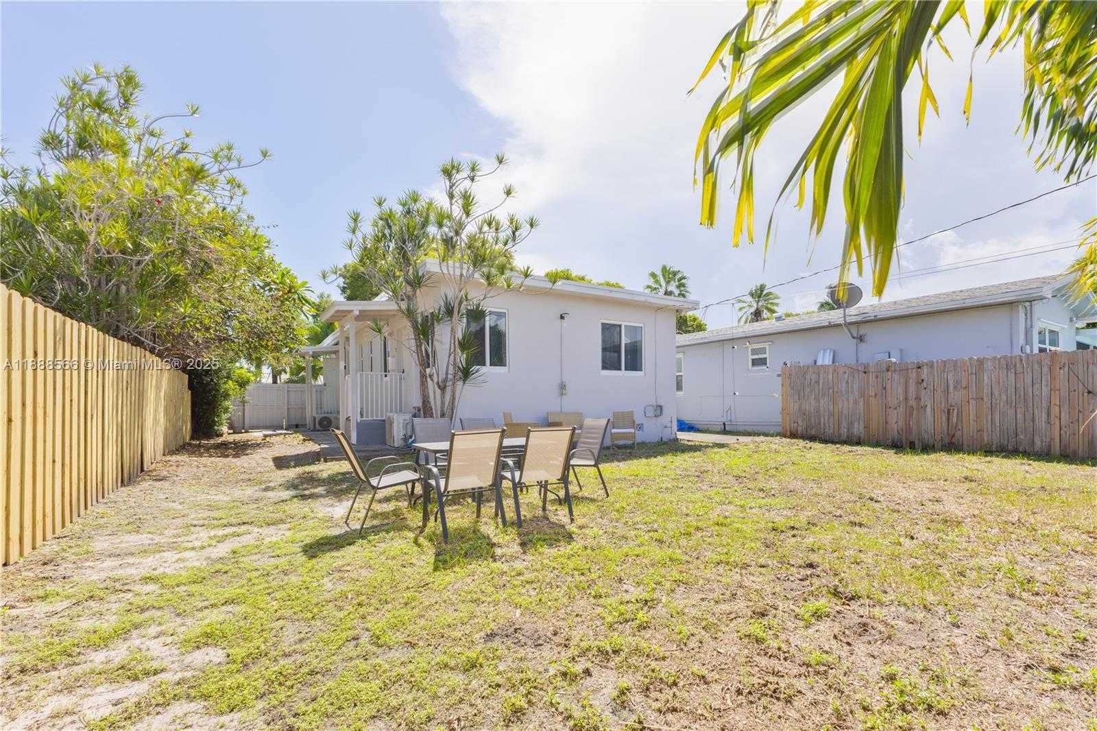 Small Image of 1625 FLETCHER STREET, Hollywood Number 14