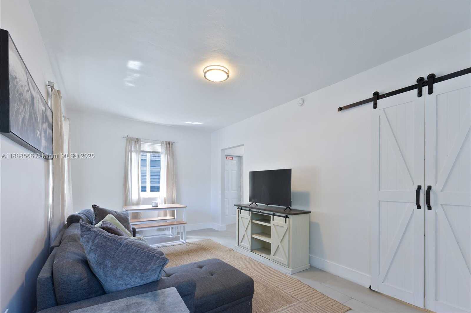 Small Image of 1625 FLETCHER STREET, Hollywood Number 24