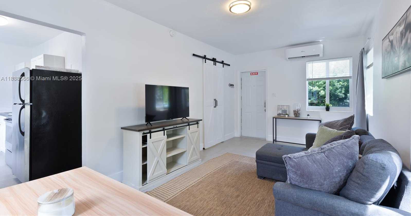 Small Image of 1625 FLETCHER STREET, Hollywood Number 25